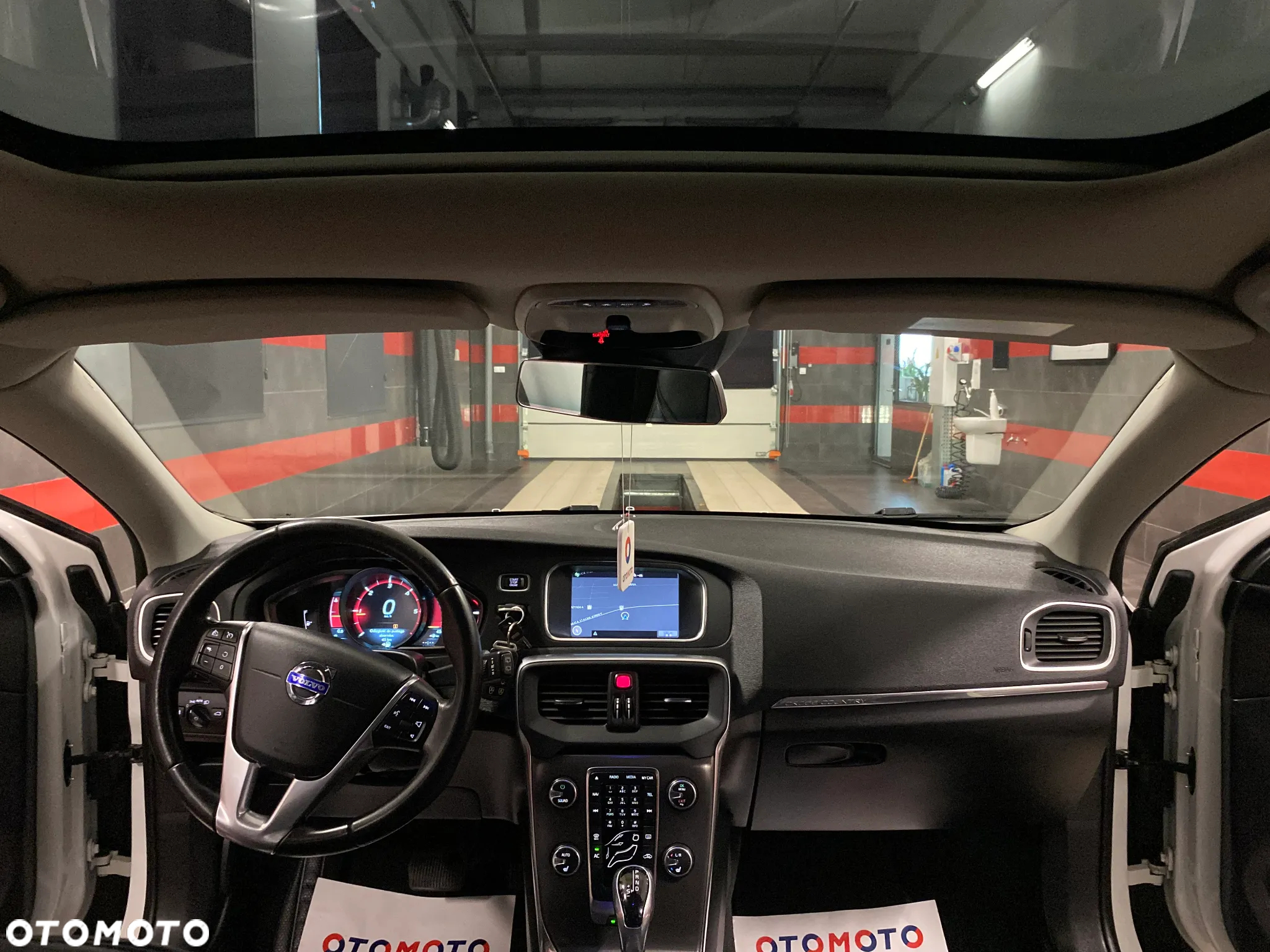 Volvo V40 Cross Country D2 Summum - 19