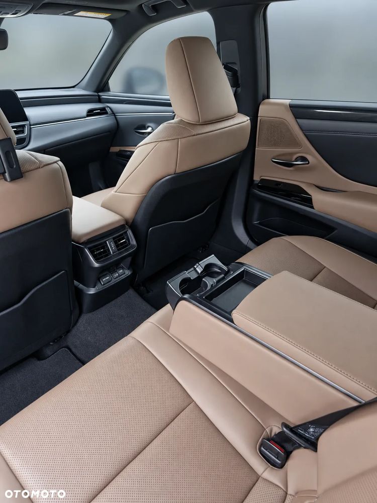 Lexus ES - 16