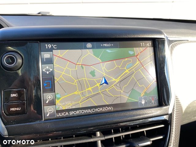 Peugeot 2008 1.2 Pure Tech GPF Style S&S EAT6 - 17