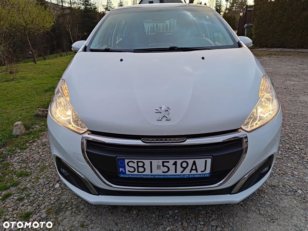 Peugeot 208 - 5