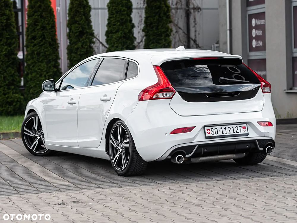 Volvo V40 T4 R-Design - 9