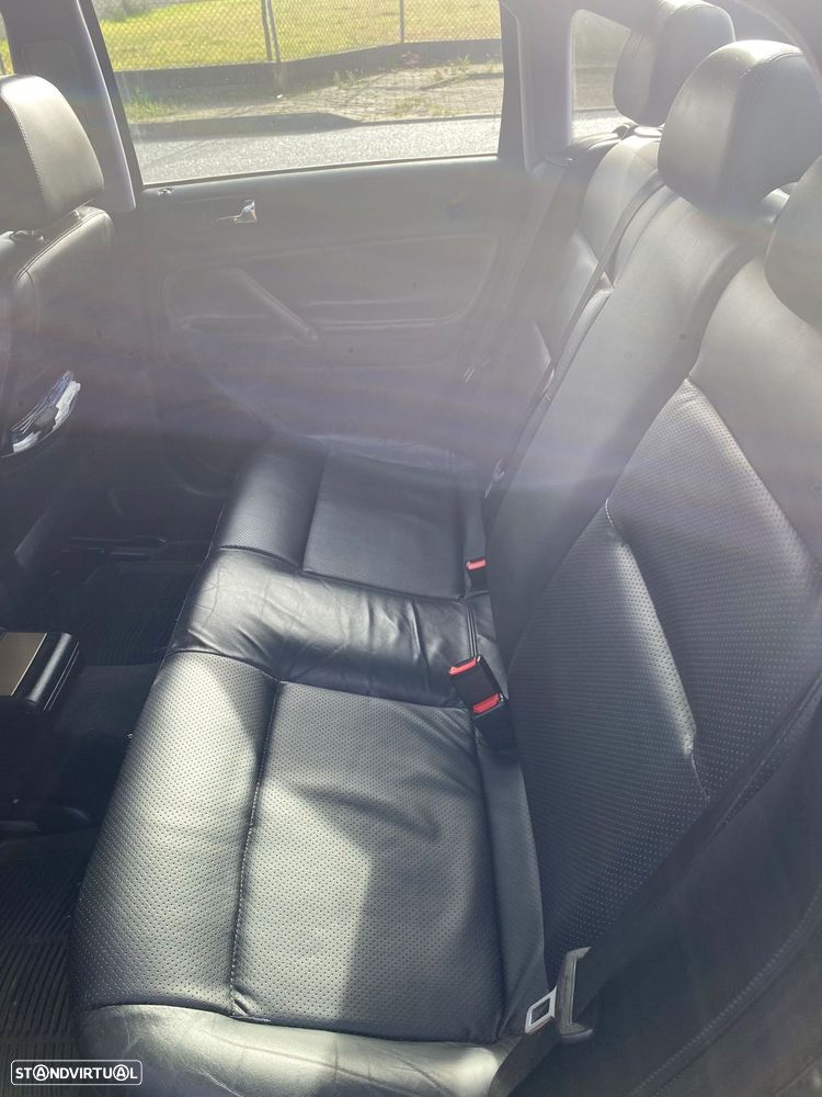 VW Passat 1.9 TDi Confortline - 9