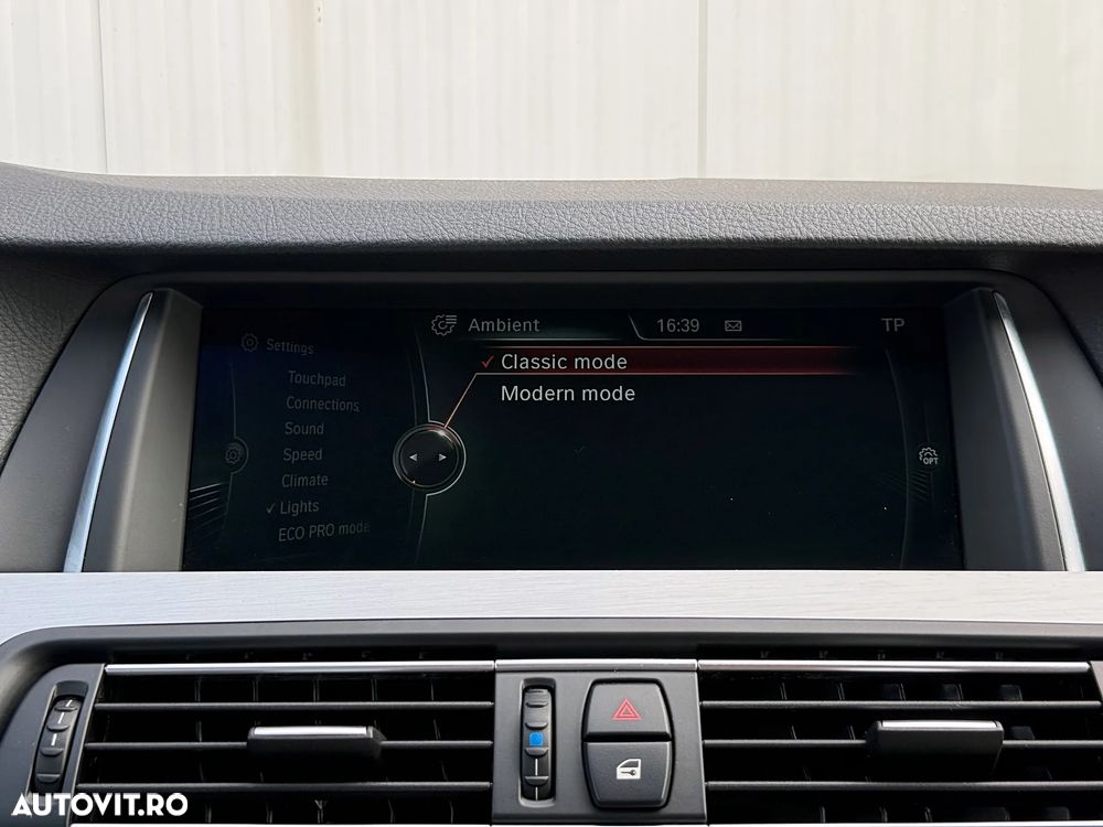 BMW Seria 5 520d xDrive Aut. - 31