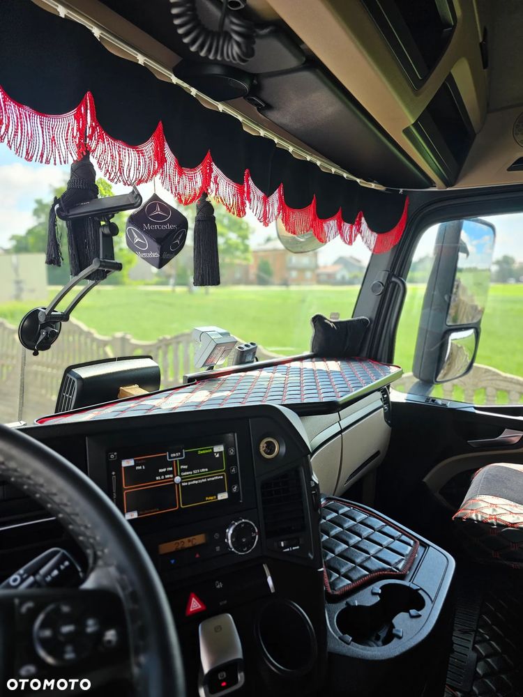 Mercedes-Benz Actros - 5
