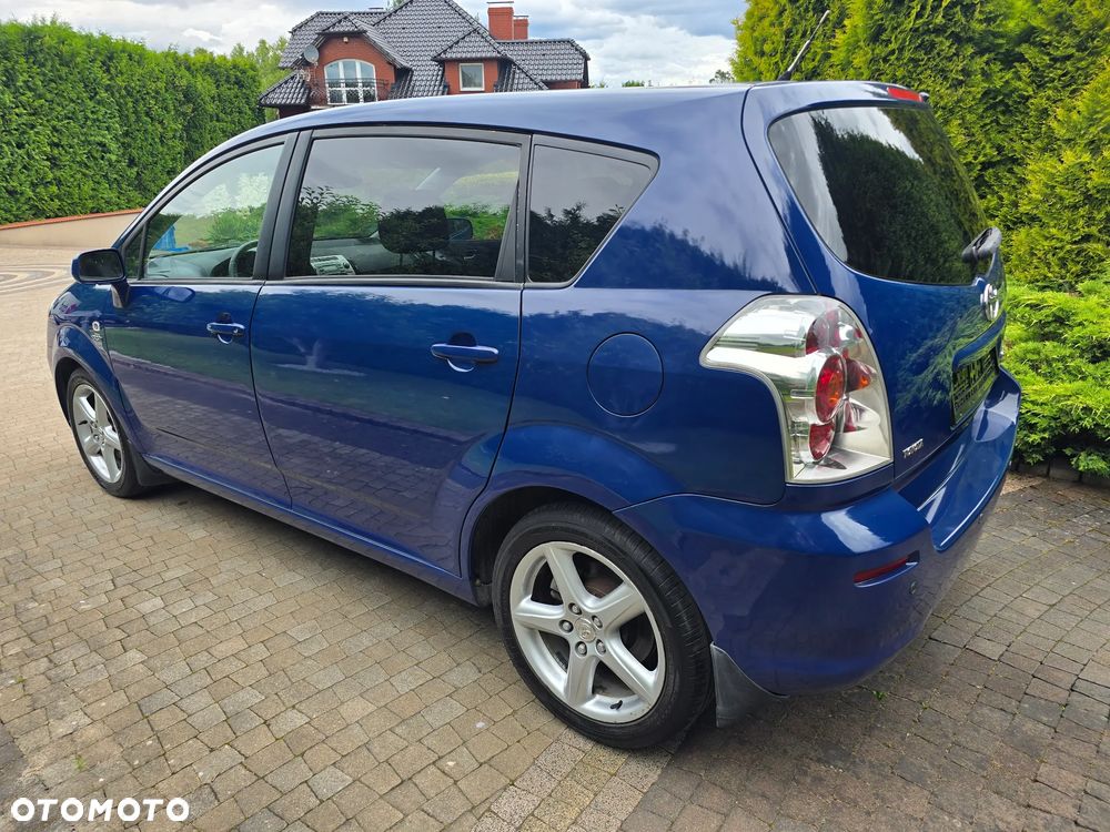 Toyota Corolla Verso 2.2 D-4D X - 4