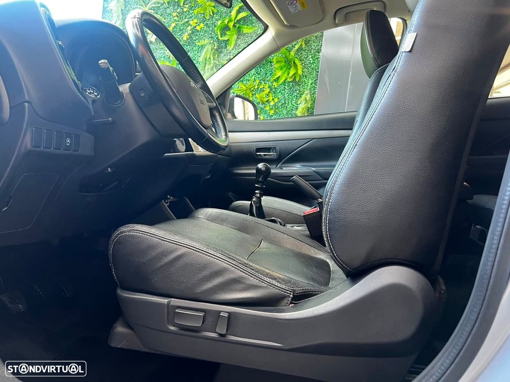 Mitsubishi Outlander 2.2 DI-D Intense+ - 8