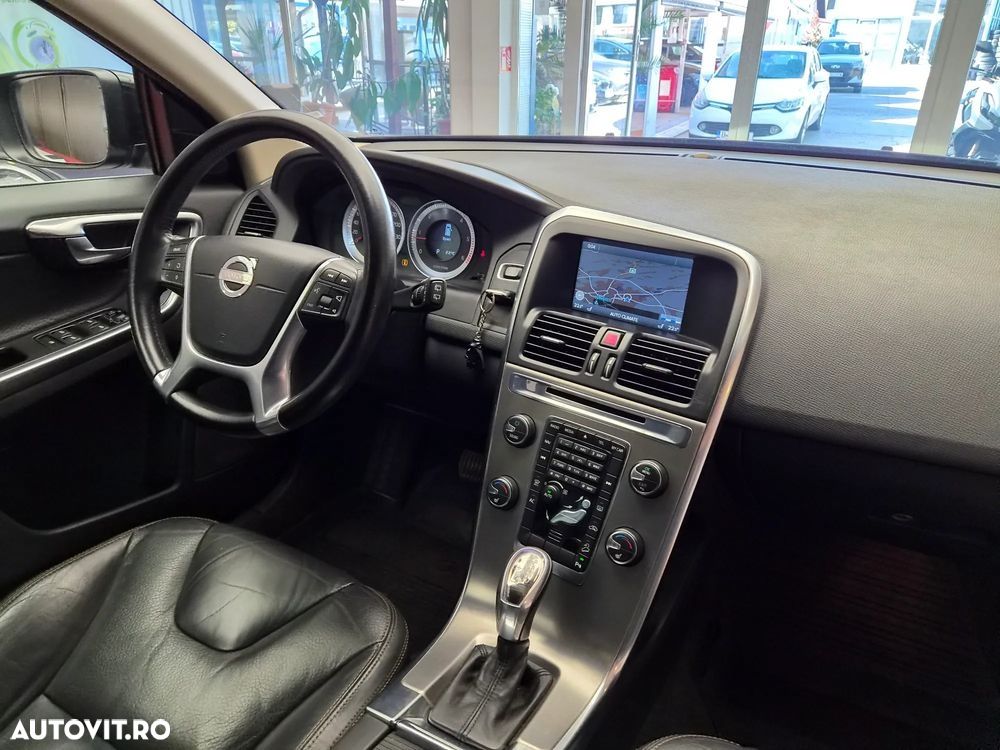 Volvo XC 60 D4 AWD Momentum - 19