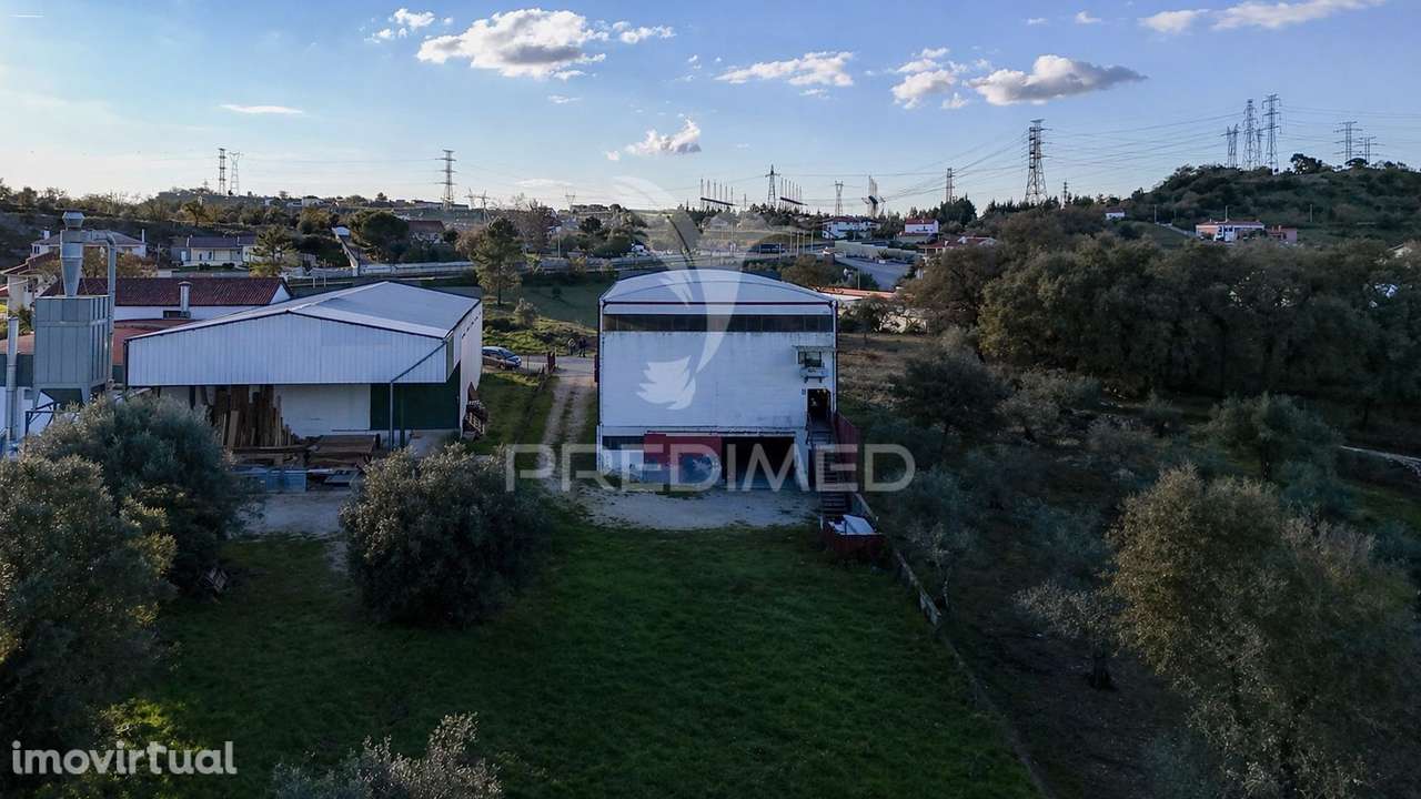 Pavilhão Industrial com Excelente Localização e Potencial de Expansão - Grande imagem: 3/6