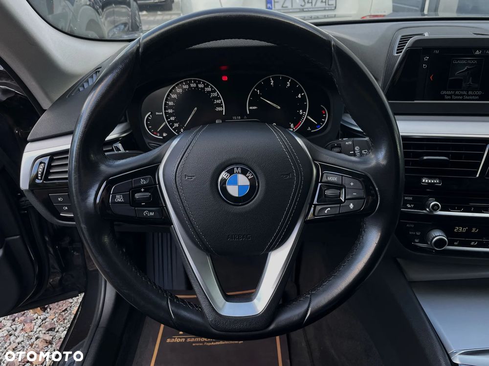 BMW Seria 5 520d - 23