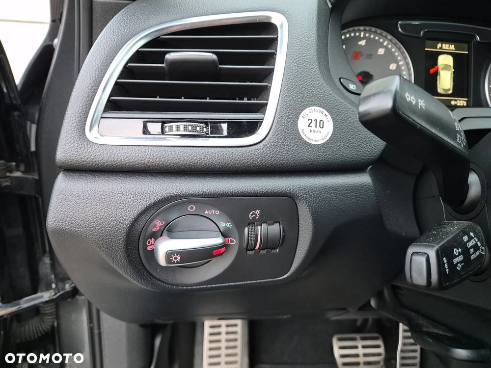 Audi RS Q3 2.5 TFSI quattro S tronic - 24