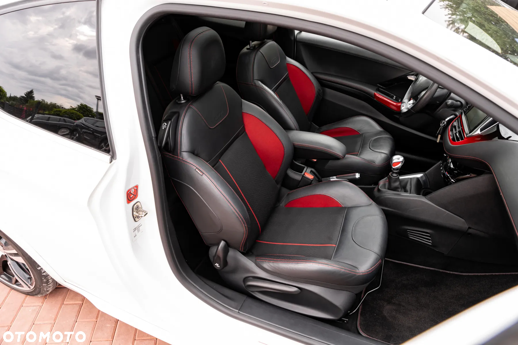 Peugeot 208 1.6 THP GTi - 24