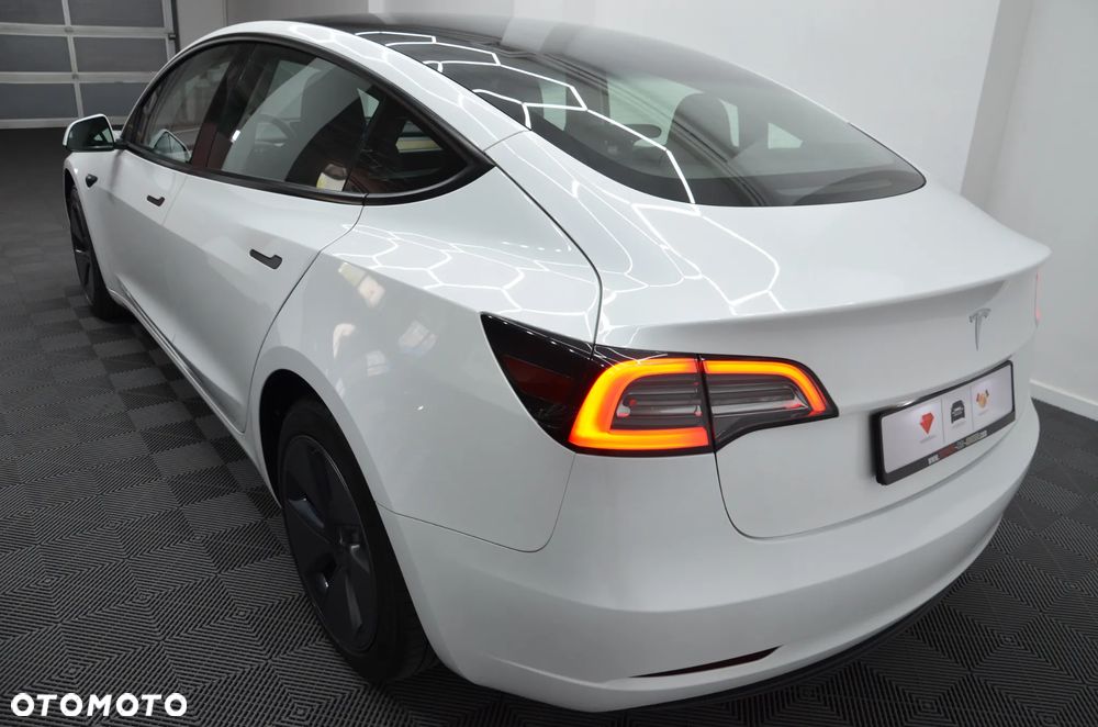 Tesla Model 3 - 6