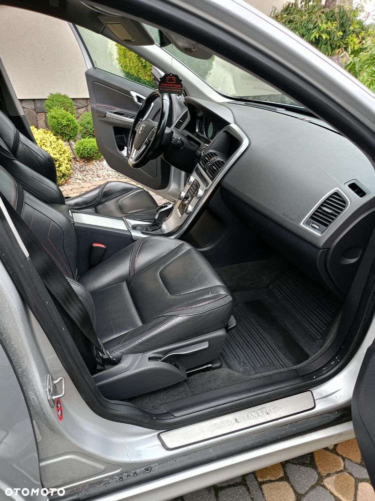 Volvo XC 60 D4 Drive-E Ocean Race - 13