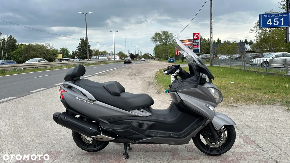 Suzuki Burgman - 10