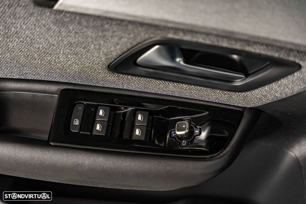 Citroën C5 X 1.6 Hybrid Plus e-EAT8 - 23