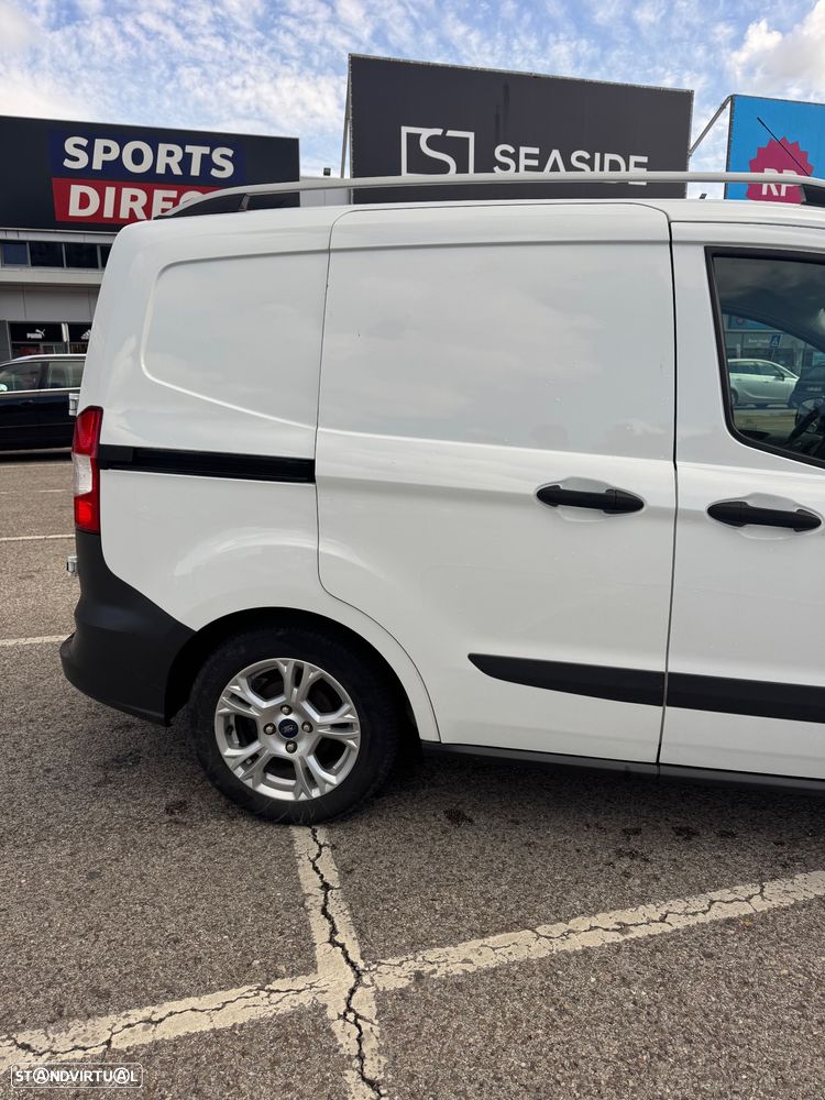 Ford Transit Courier - 4
