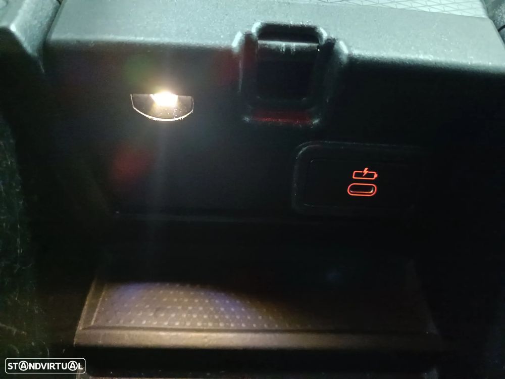 BMW 320 e Pack Desportivo M Auto - 25