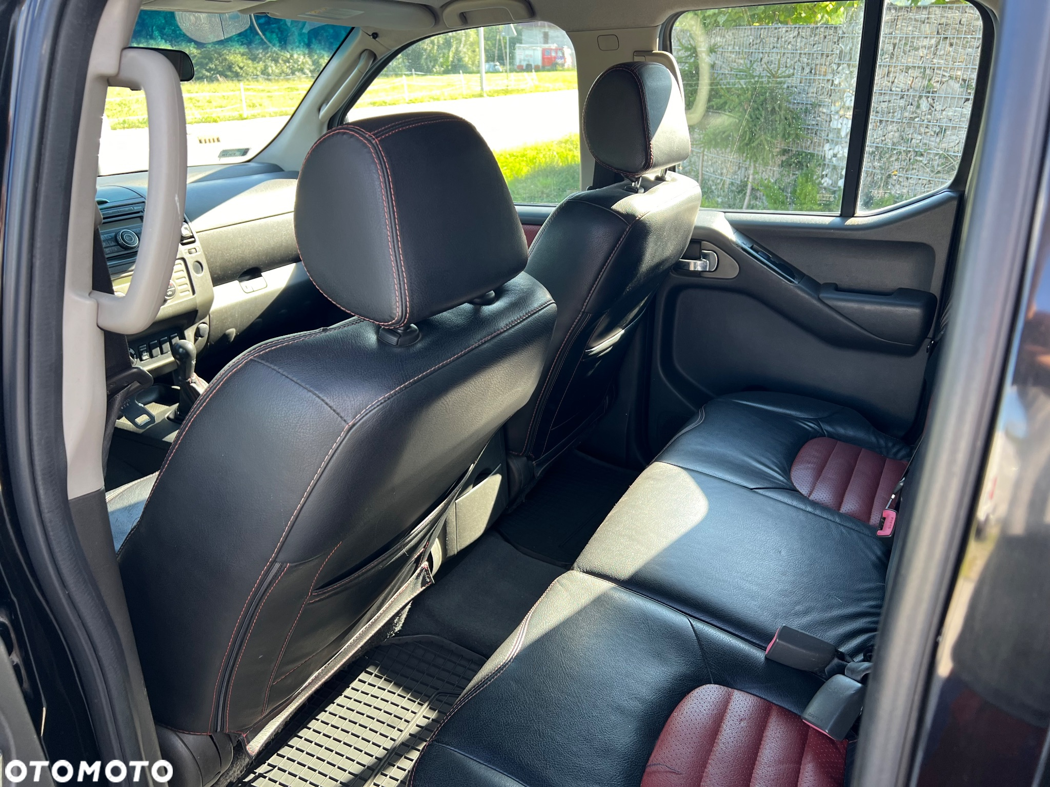 Nissan Navara 2.5 D R-Black - 18