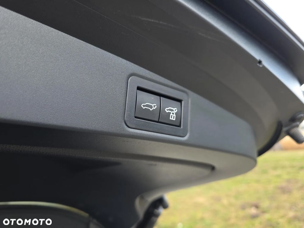 Toyota Corolla 1.8 Hybrid Style - 32