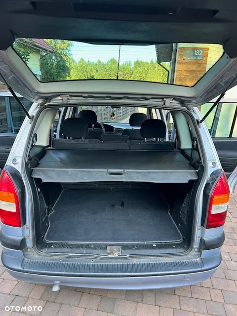 Opel Zafira 1.8 16V Elegance - 2