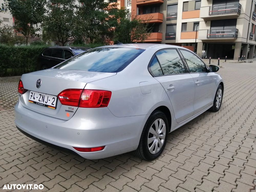 Volkswagen Jetta - 3