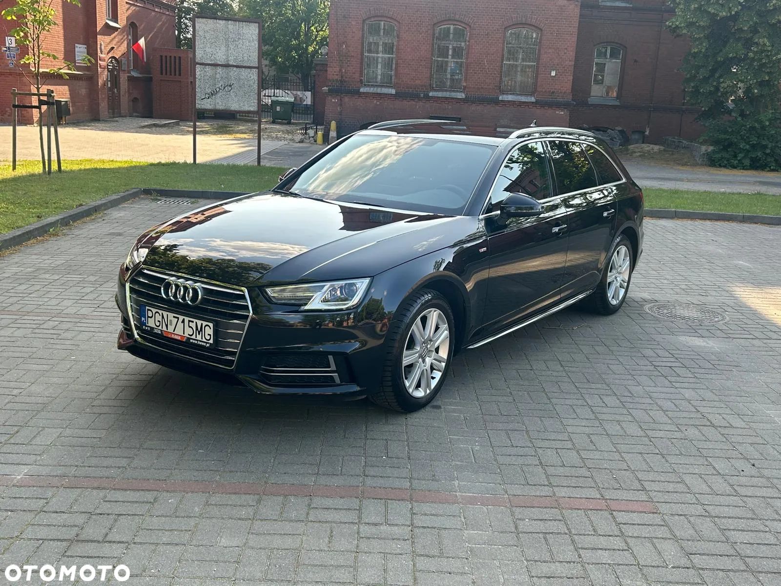 Audi A4 Avant 40 TFSI S tronic S line - 1