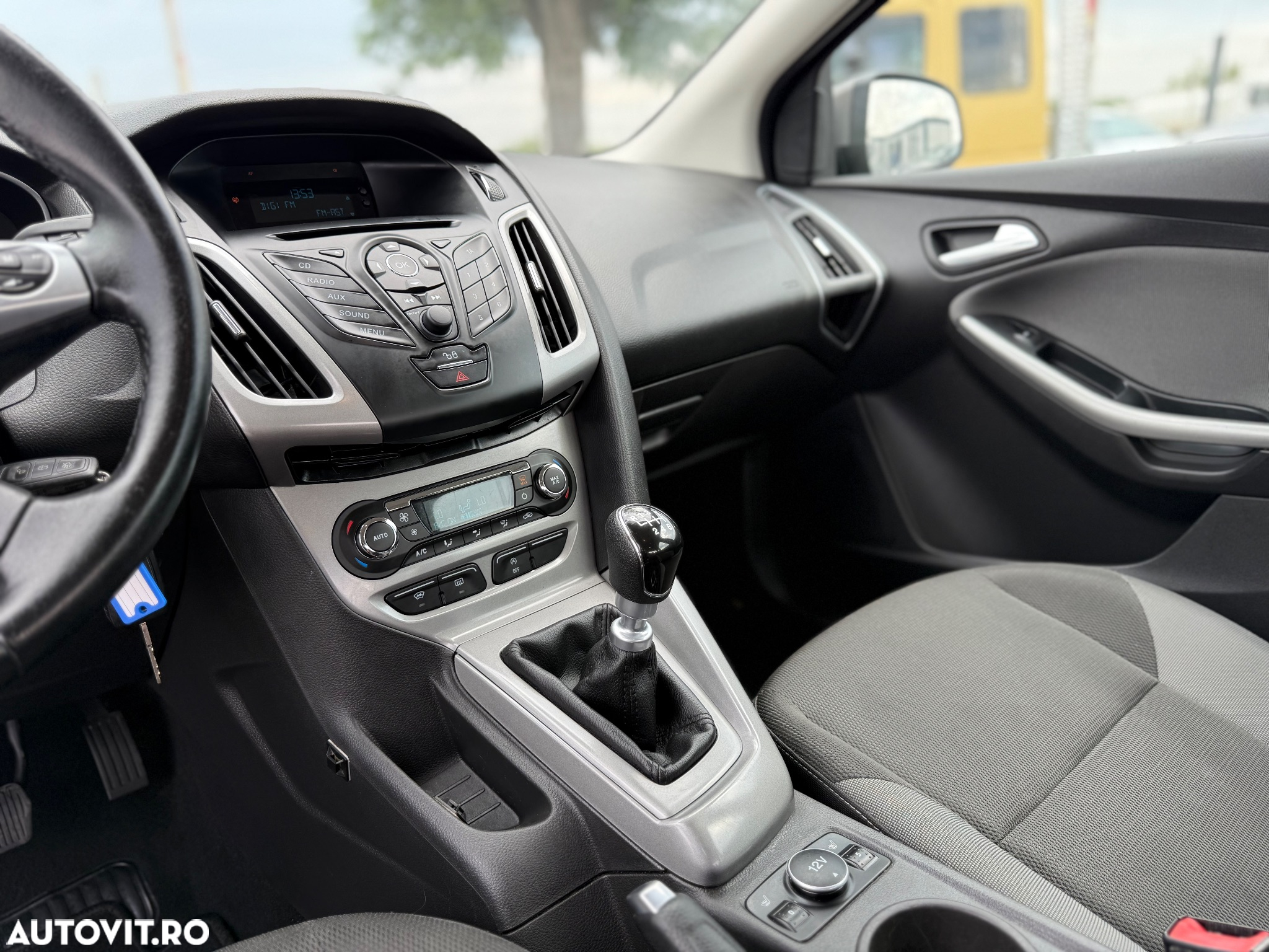 Ford Focus 1.6 TDCi DPF SYNC Edition - 12