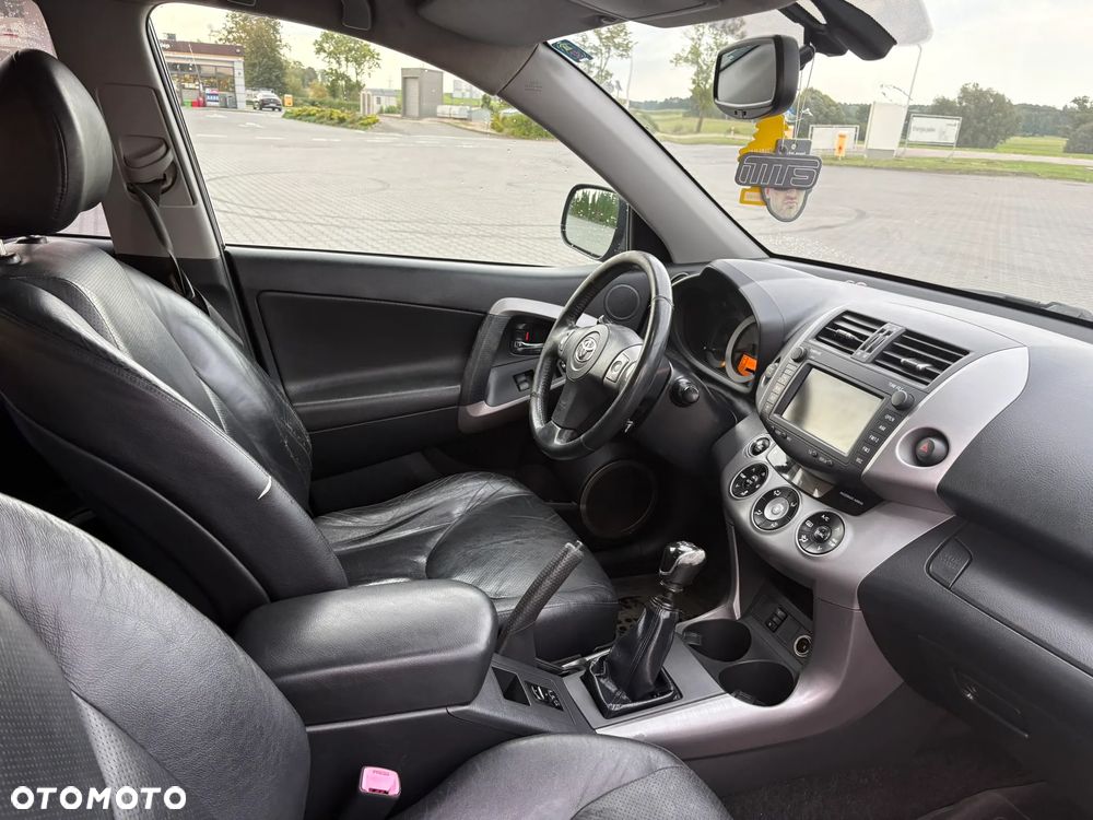 Toyota RAV4 - 13
