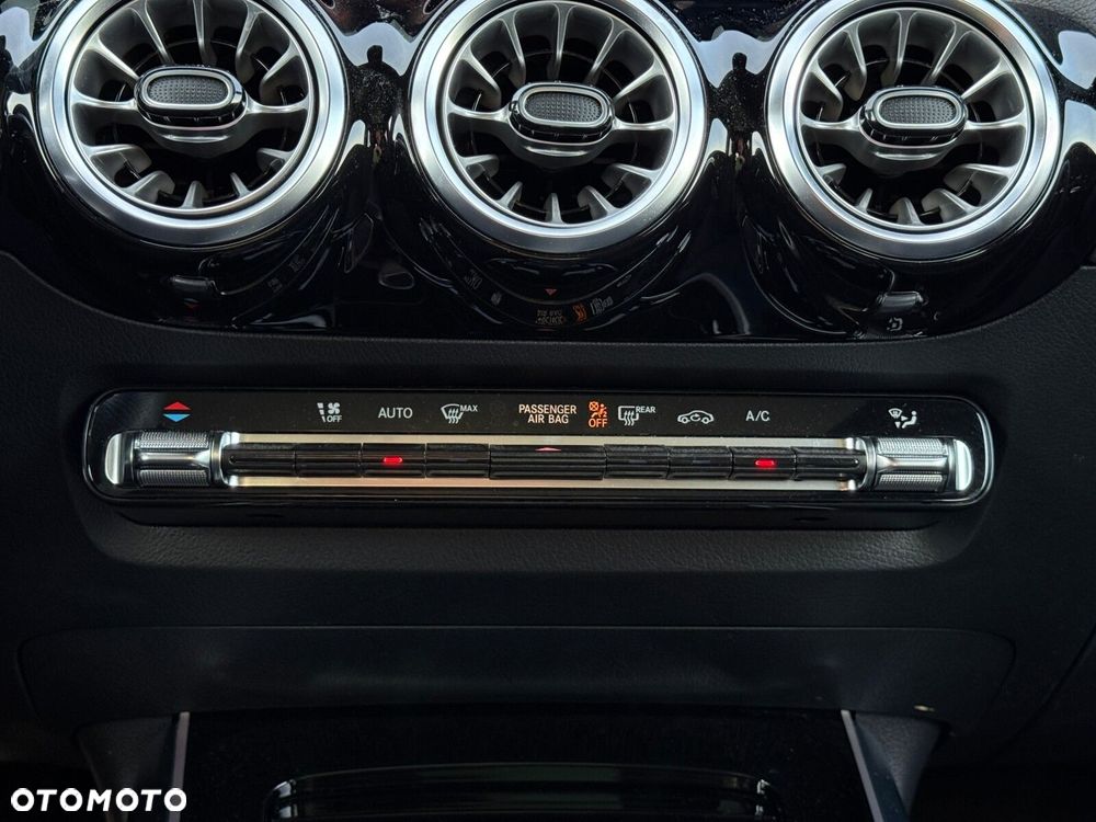 Mercedes-Benz GLA 220 mHEV 4-Matic AMG Line 8G-DCT - 23