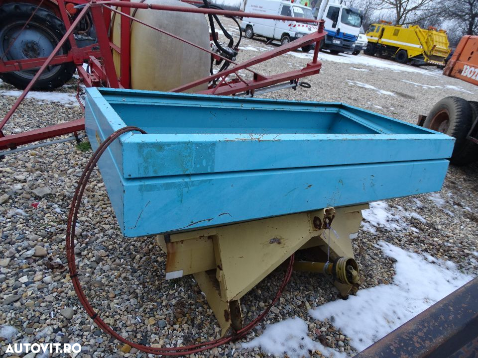 Masina de inprastiat azot, ingrasaminte chimic, material antiderapant Sulky DPX 1002 - 8