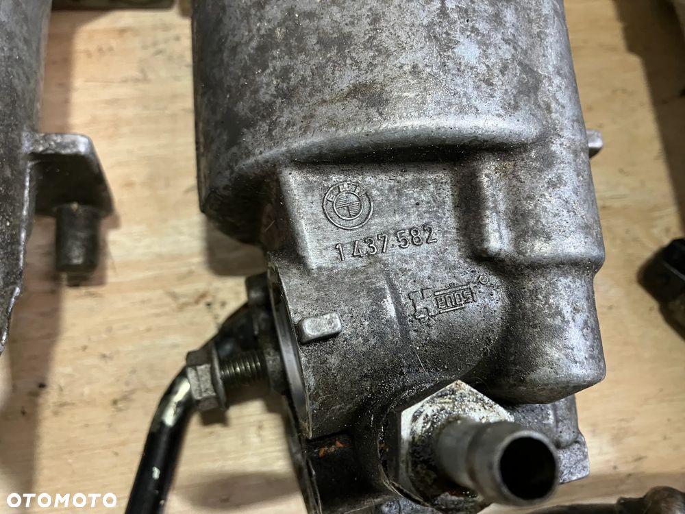 OBUDOWA FILTRA OLEJU BMW E31 E32 E38 E39 E53 M60 M62 V8 V12 3.0 3.5 4.0 4.4 5.0 5.4 1437582 1745064 E39 - 3