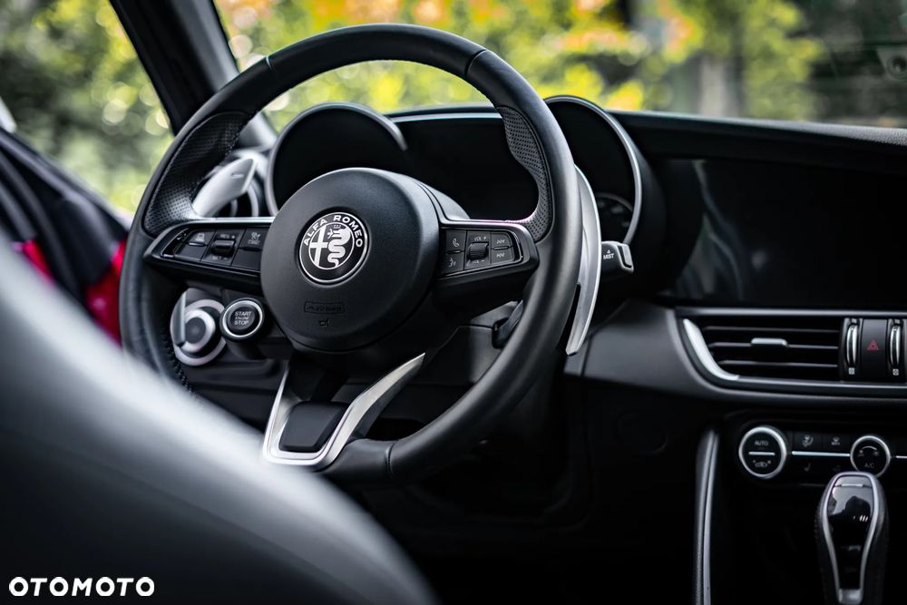 Alfa Romeo Giulia 2.0 Turbo 16V AT8 Veloce - 17
