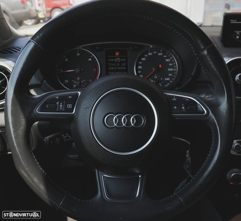 Audi A1 1.6 TDI S tronic design - 11