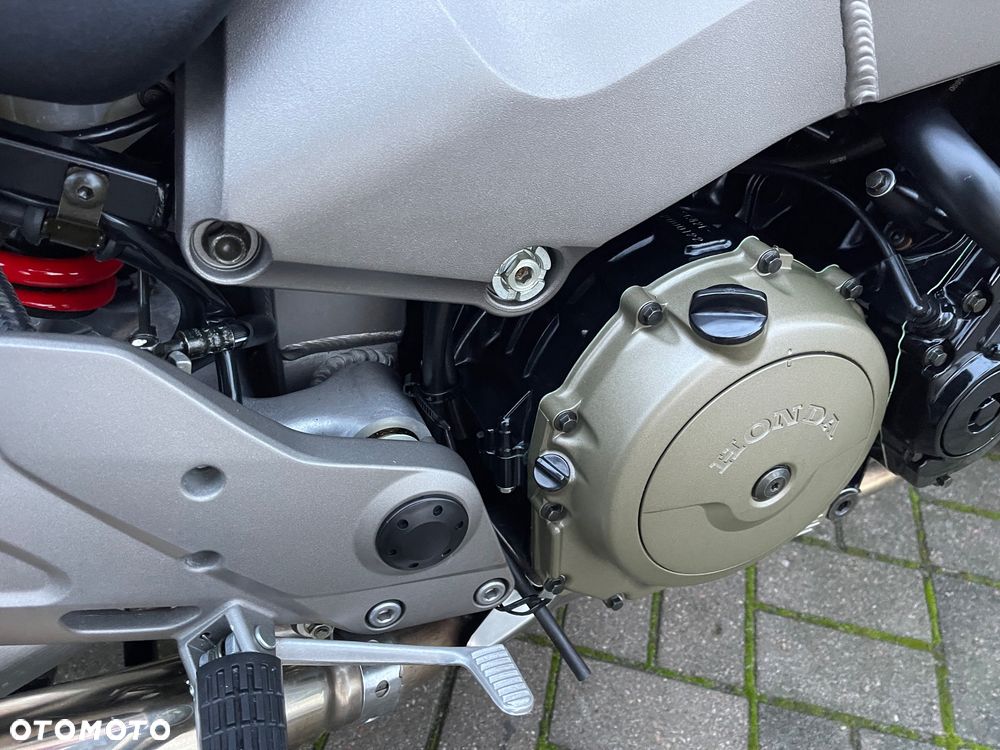 Honda X11 - 14