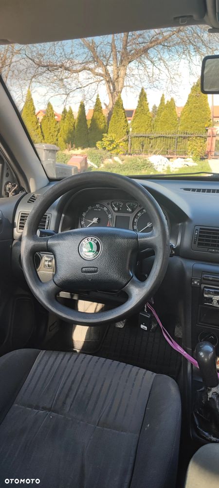 Skoda Octavia 1.8T Elegance - 12