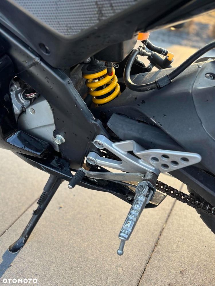 Yamaha YZF - 5