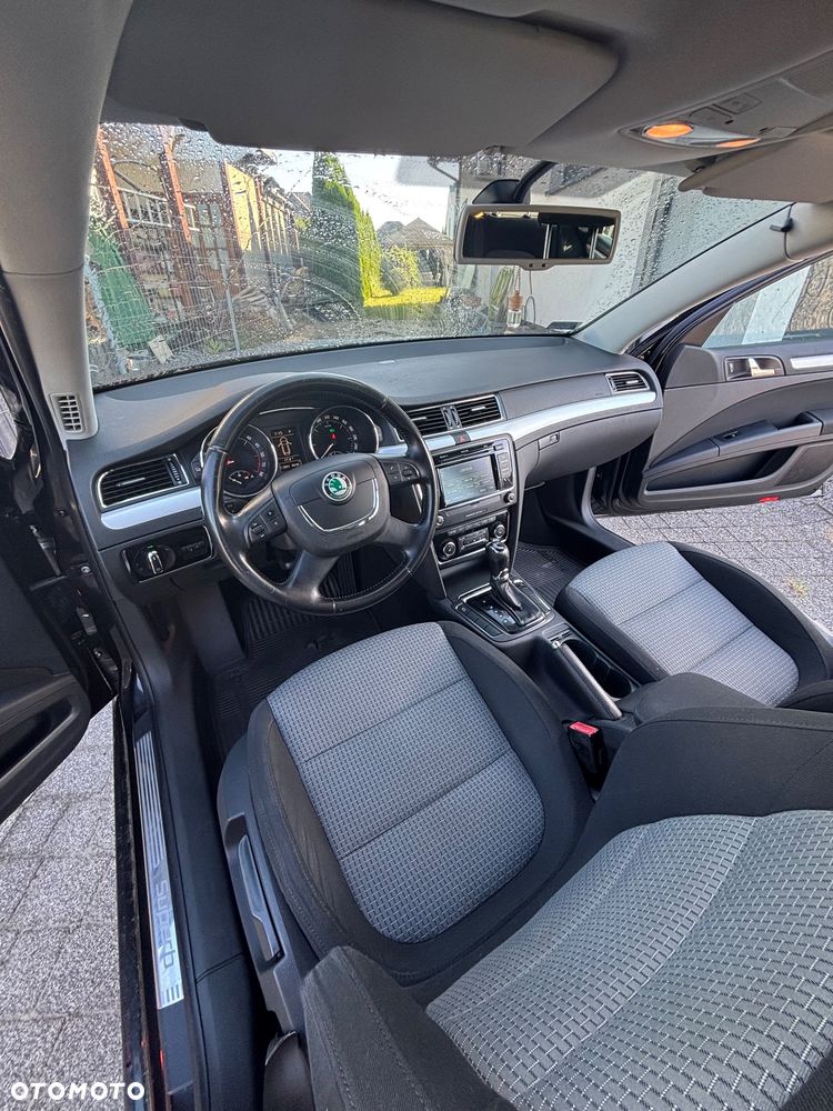 Skoda Superb 2.0 TDI Ambition DSG - 6