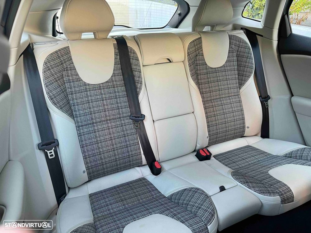 Volvo V40 2.0 D4 Inscripton Geartronic - 52