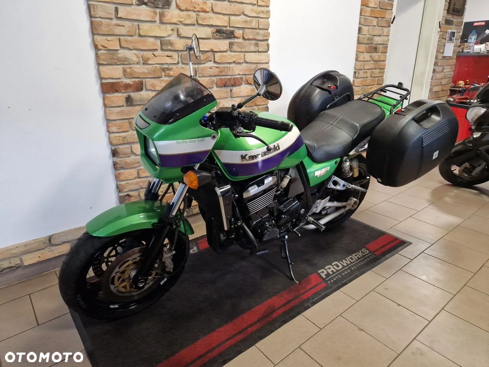 Kawasaki ZRX - 10