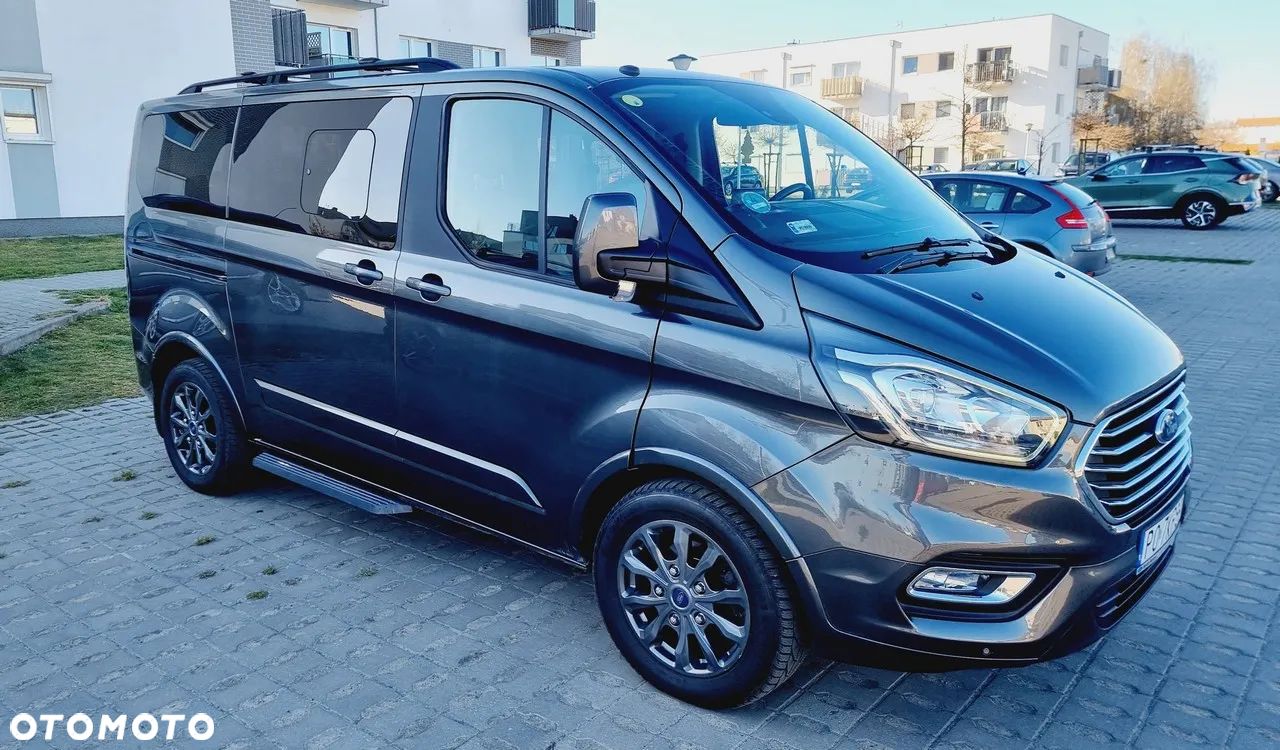 Ford Tourneo Custom - 1