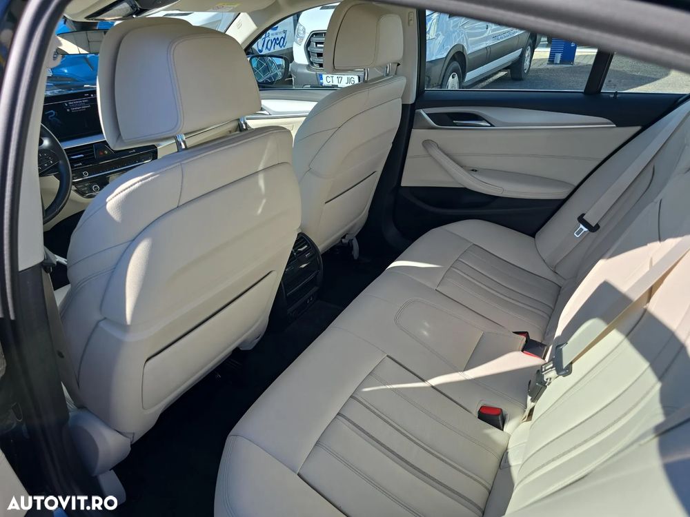 BMW Seria 5 530e xDrive AT PHEV - 29