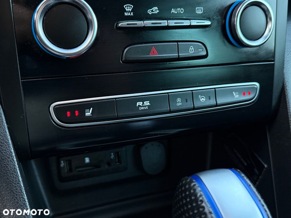 Renault Megane ENERGY TCe 205 EDC GT - 29