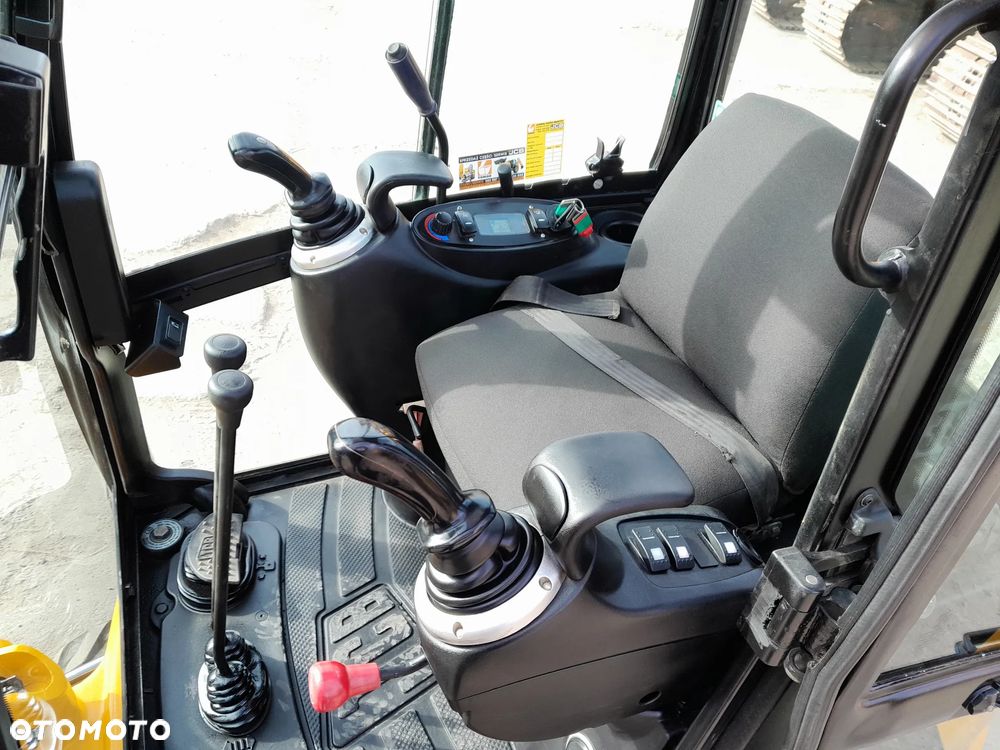 JCB 8018 - 19