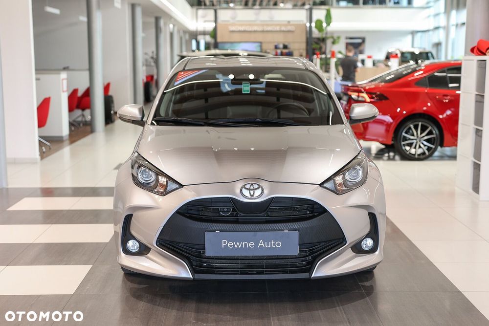 Toyota Yaris 2024 photo 2