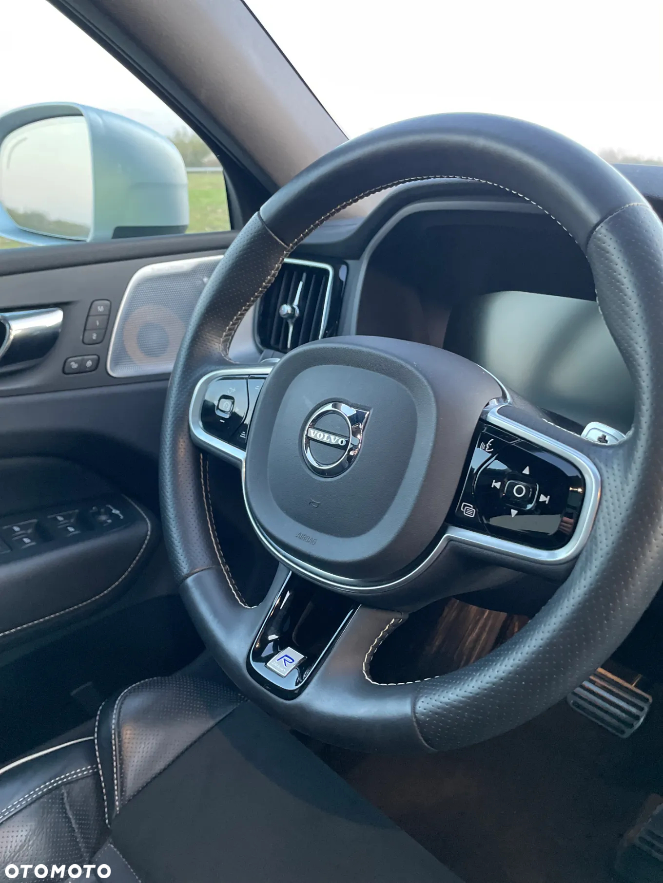 Volvo XC 60 T6 AWD R-Design - 17