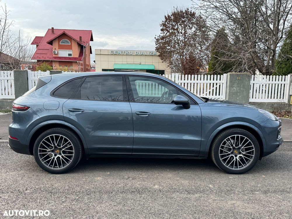 Porsche Cayenne - 2