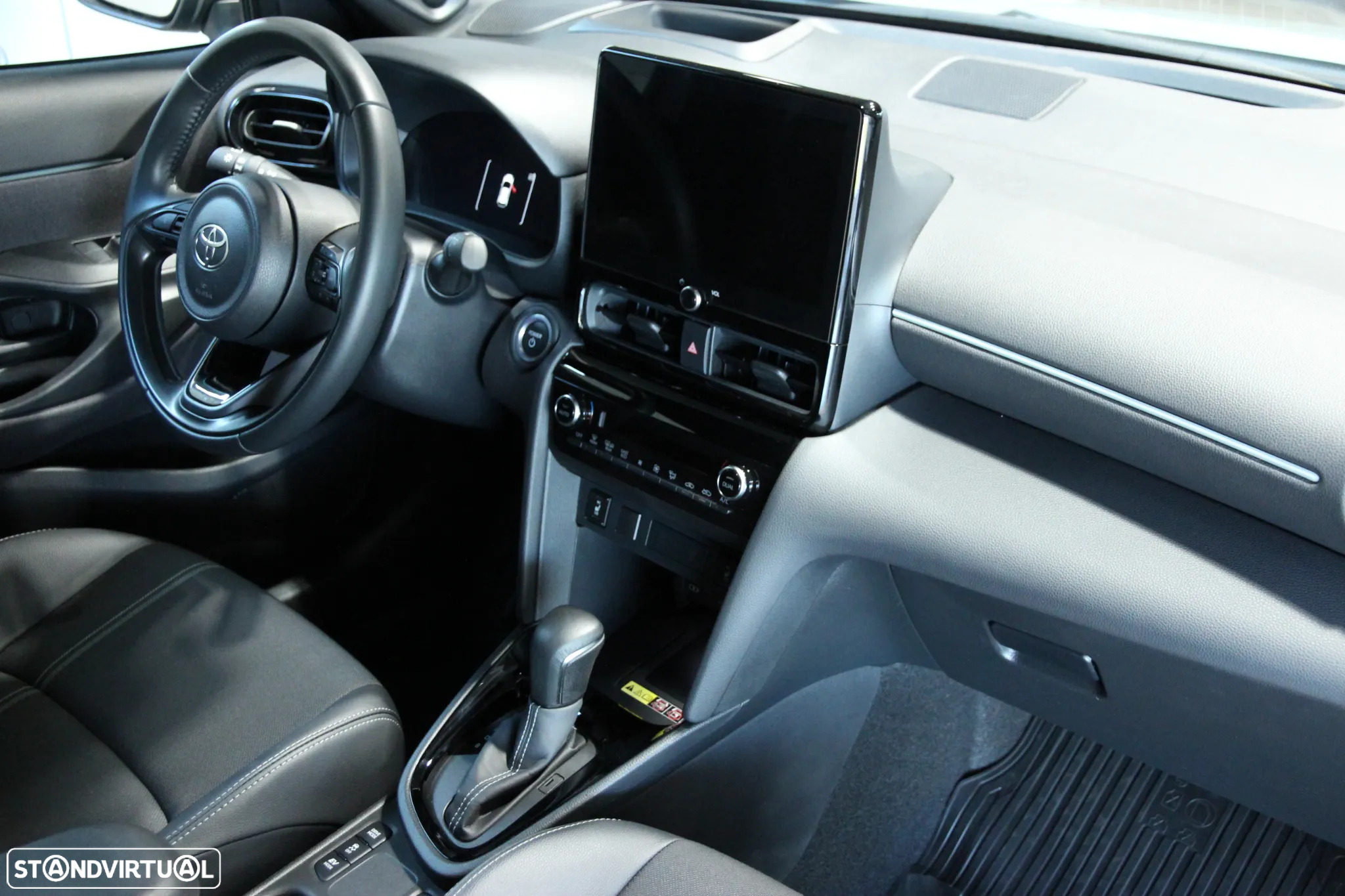Toyota Yaris Cross 1.5 HDF Luxury - 11