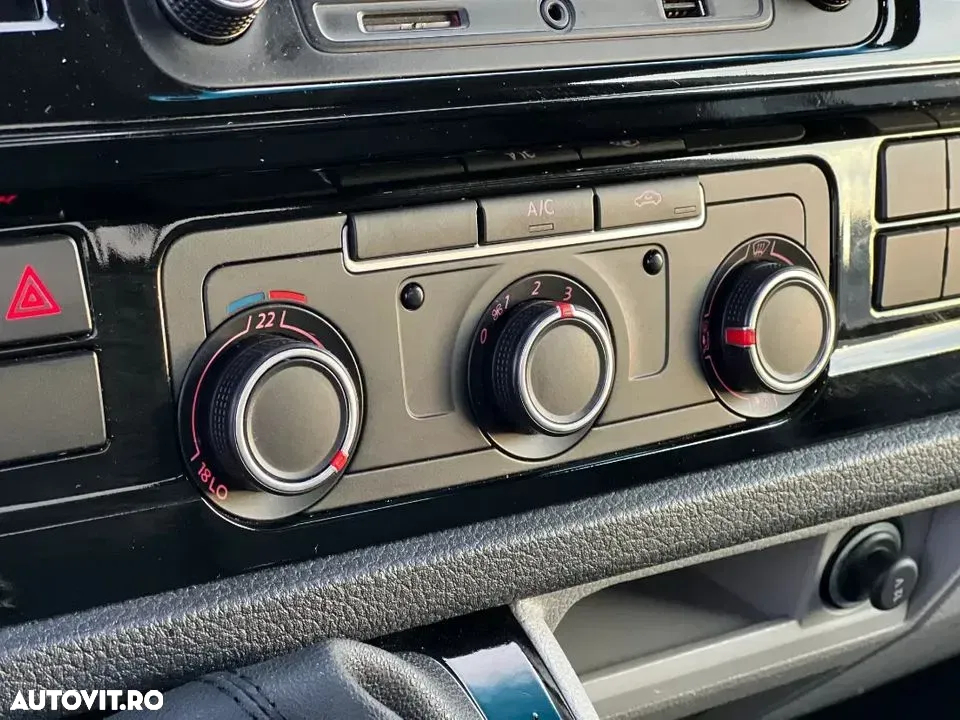 Volkswagen TRANSPORTER/CARAVELLE/MULTIVAN - 11