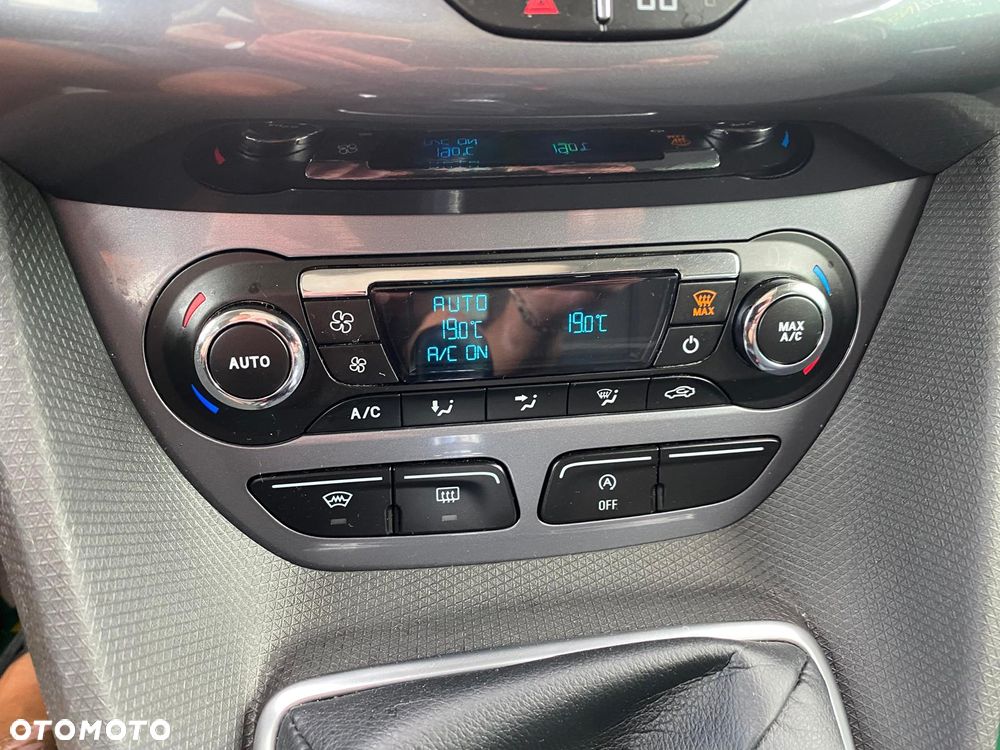 Ford Tourneo Connect Grand - 13