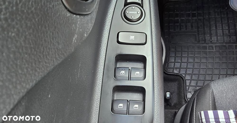 Kia Stonic 1.2 L - 22